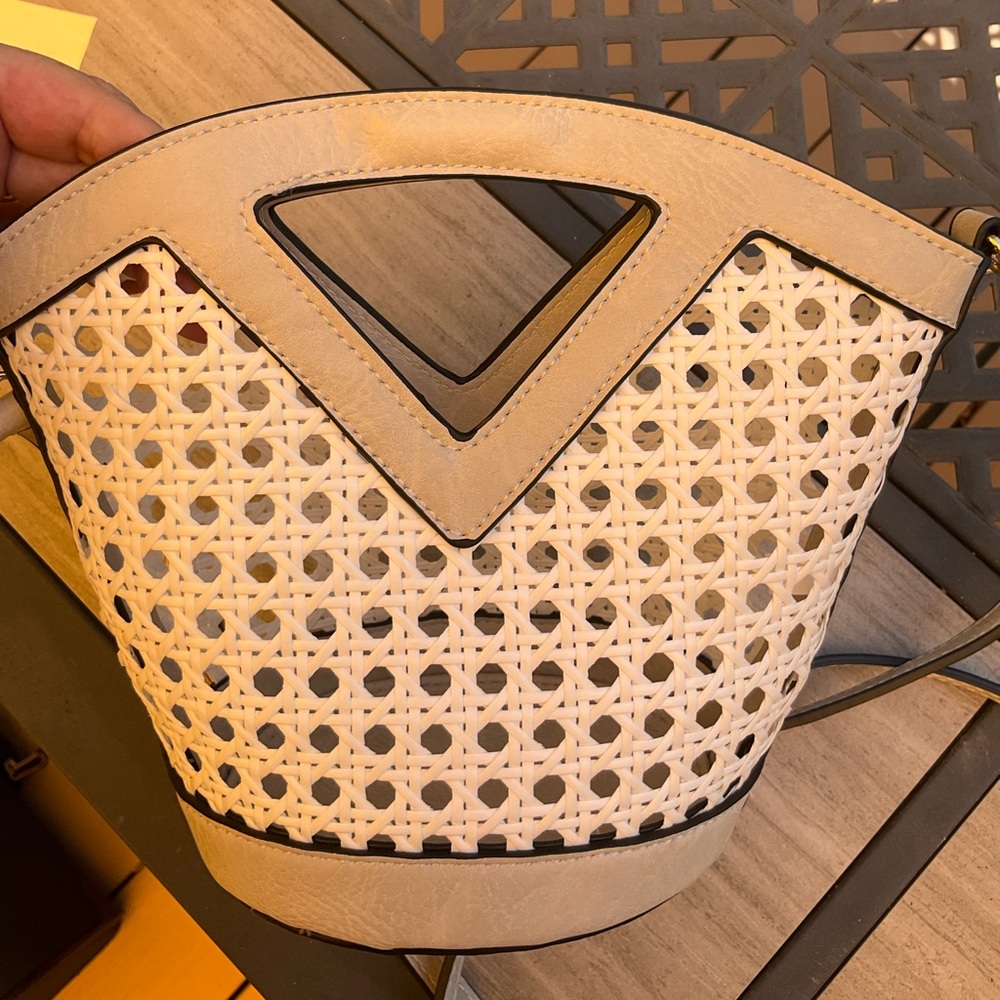 Lightweight summer crossbody bucket purse